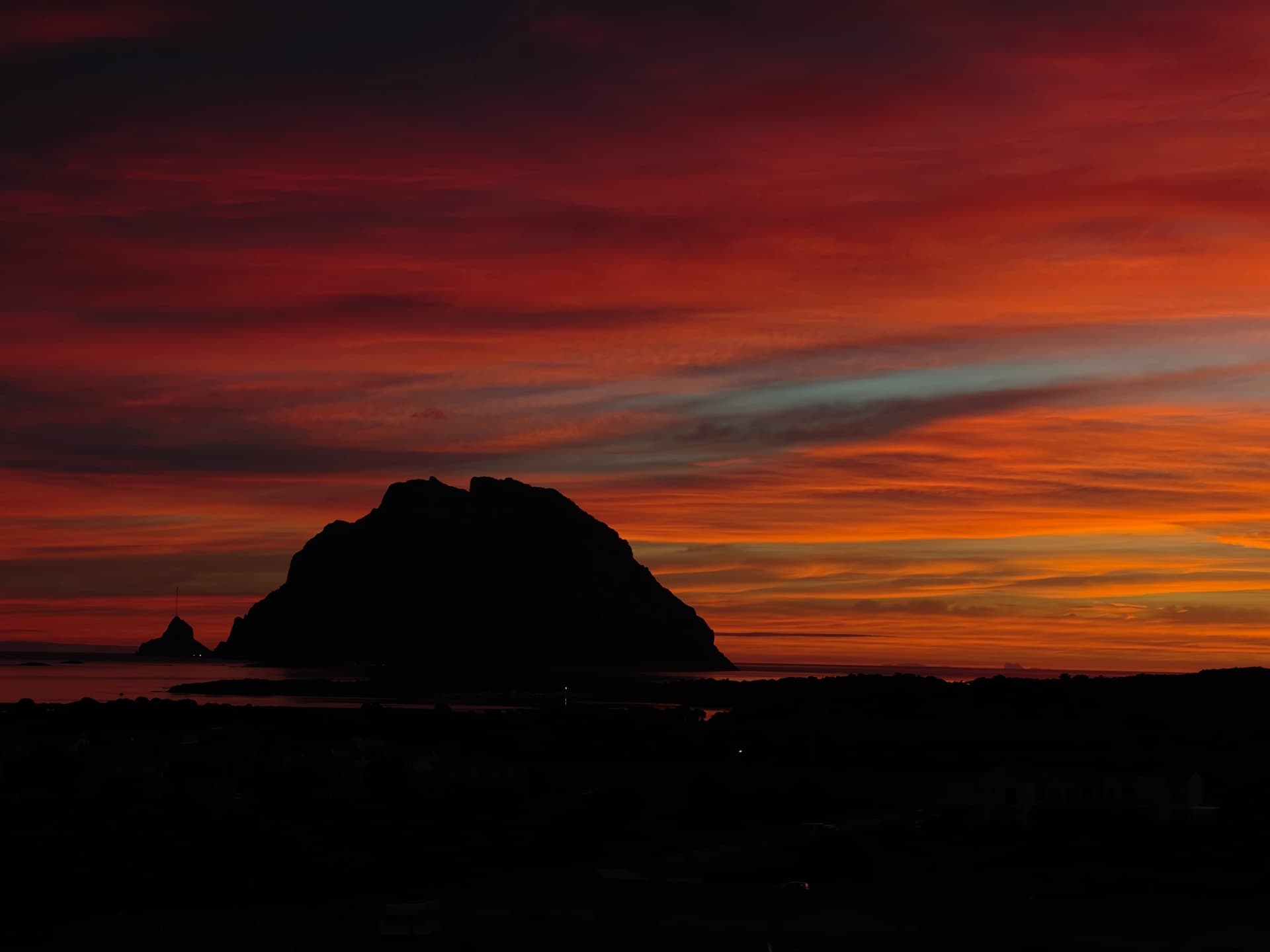 Tramonto sull'isola di Tavolara